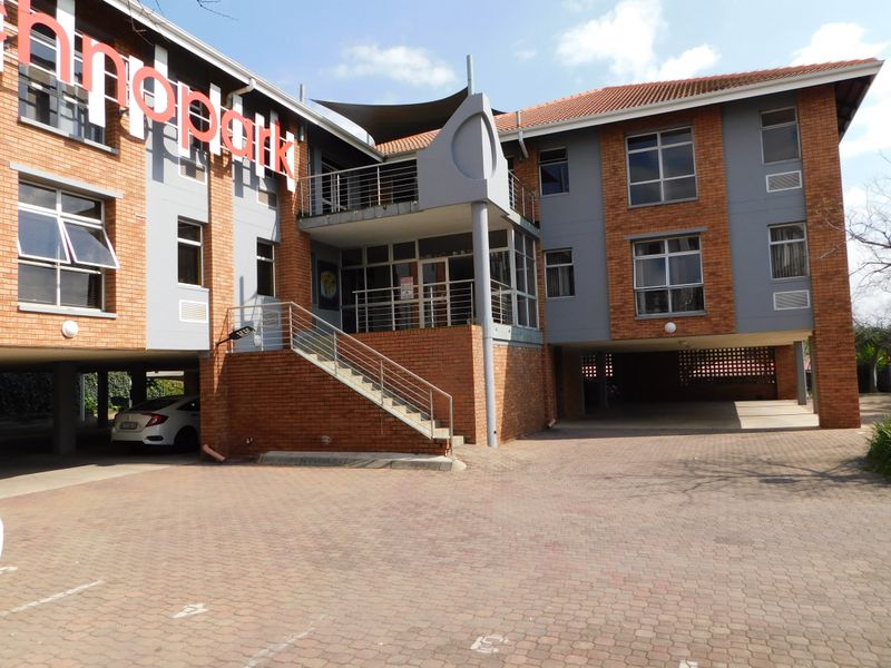 Neat Offices Available Immediately In A Small Office Park. - Photo 3