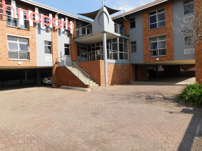 Neat Offices Available Immediately In A Small Office Park. - Photo 1