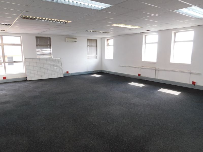 Neat Offices Available Immediately In A Small Office Park. - Photo 8