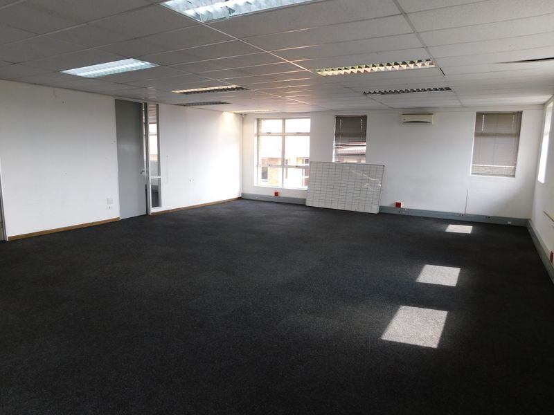 Neat Offices Available Immediately In A Small Office Park. - Photo 7