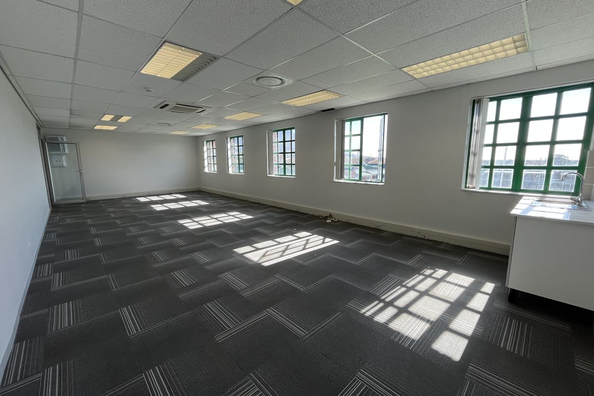 Elevated Office Suite with Scenic Park Views in Brookside Office Park, Claremont - Photo 2