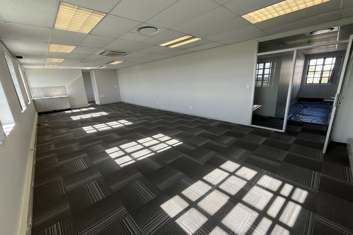 Elevated Office Suite with Scenic Park Views in Brookside Office Park, Claremont - Photo 4