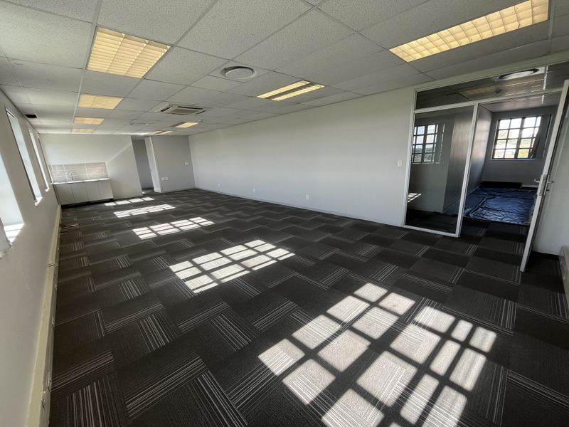 Elevated Office Suite with Scenic Park Views in Brookside Office Park, Claremont - Photo 4