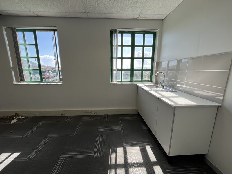 Elevated Office Suite with Scenic Park Views in Brookside Office Park, Claremont - Photo 7