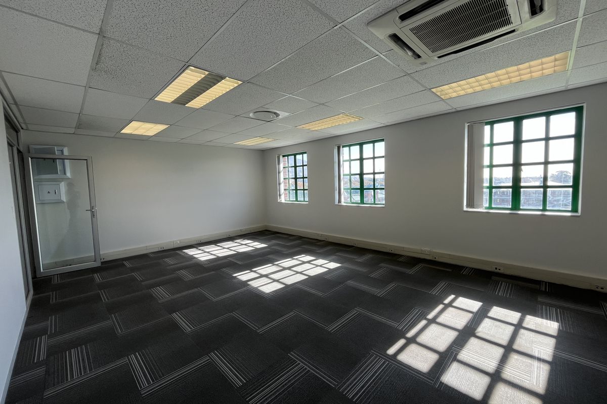Elevated Office Suite with Scenic Park Views in Brookside Office Park, Claremont - Photo 5