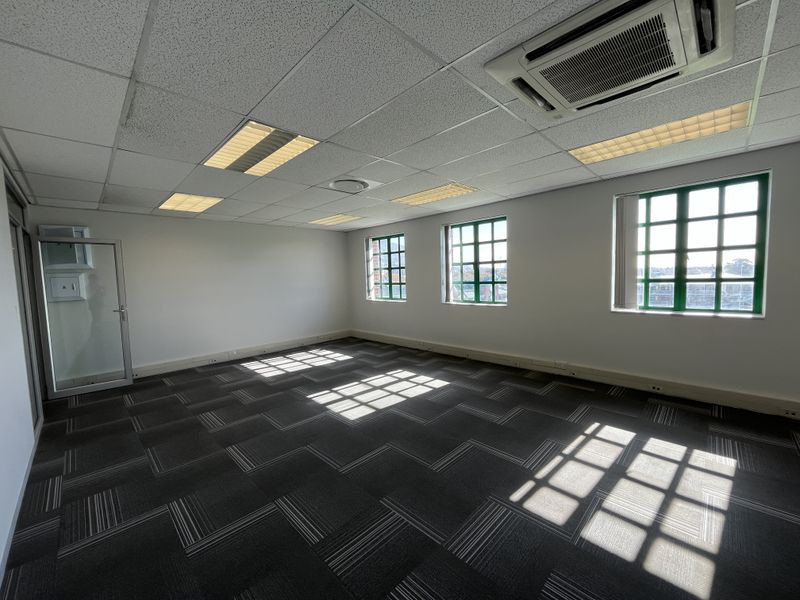 Elevated Office Suite with Scenic Park Views in Brookside Office Park, Claremont - Photo 5