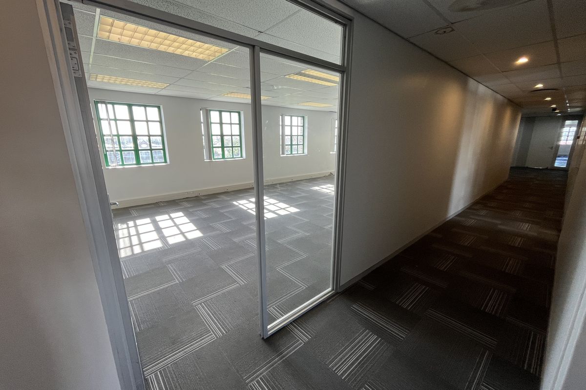Elevated Office Suite with Scenic Park Views in Brookside Office Park, Claremont - Photo 3