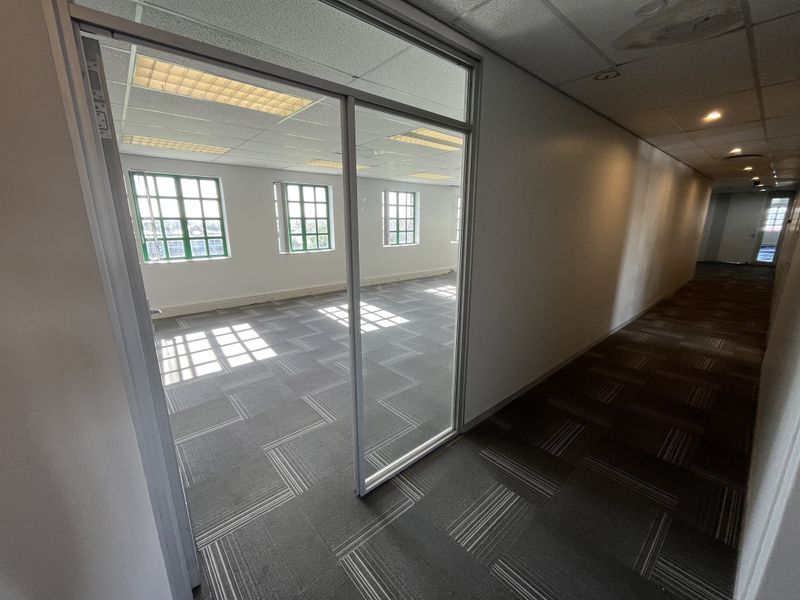Elevated Office Suite with Scenic Park Views in Brookside Office Park, Claremont - Photo 3