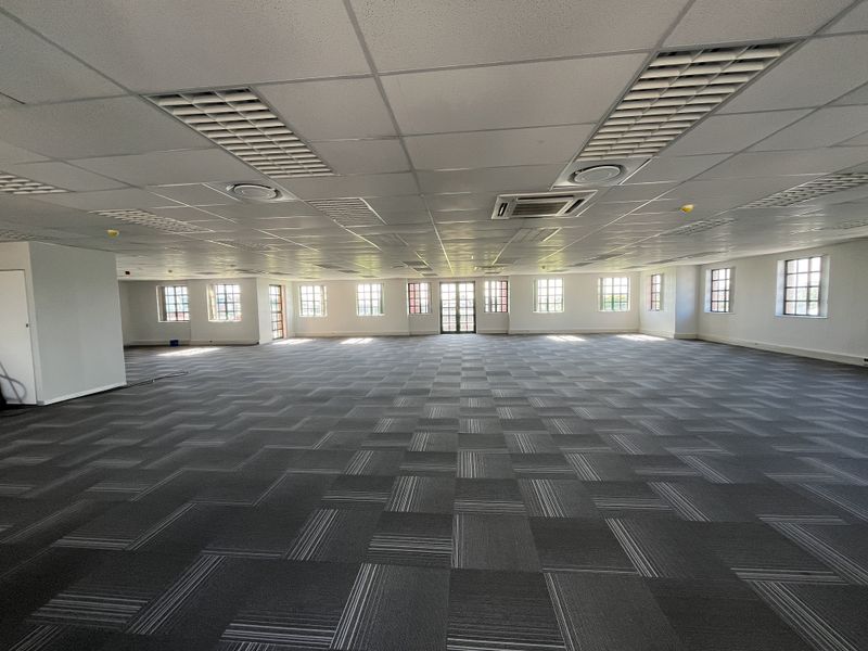 Bright & Flexible Office with Tranquil Brookside Views. Brookside Office Park, Claremont - Photo 10