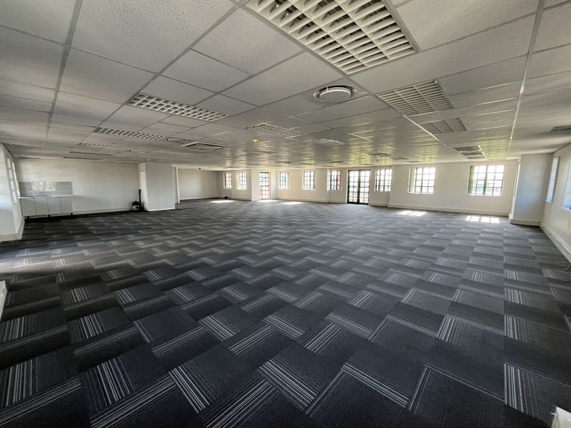 Bright & Flexible Office with Tranquil Brookside Views. Brookside Office Park, Claremont - Photo 8