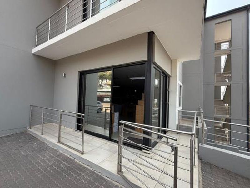 COMMERCIAL PROPERTY FOR SALE IN ALLEN'S NEK ROODEPOORT - Photo 9