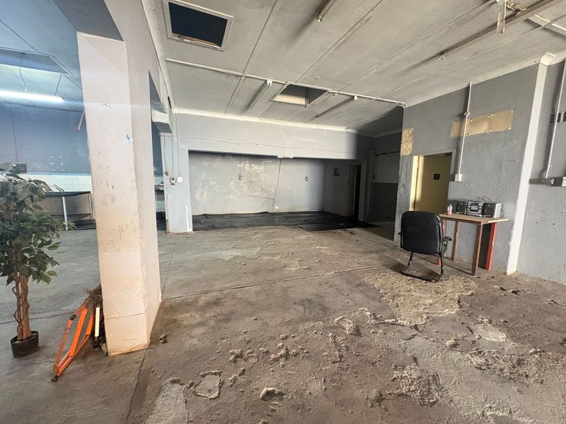 Immaculate Industrial Prop for Sale - Photo 8