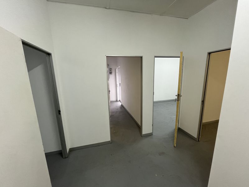 Prime Corner Light Industrial Unit in Prosperity Business Park. - Photo 4