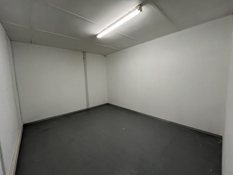 Prime Corner Light Industrial Unit in Prosperity Business Park. - Photo 10