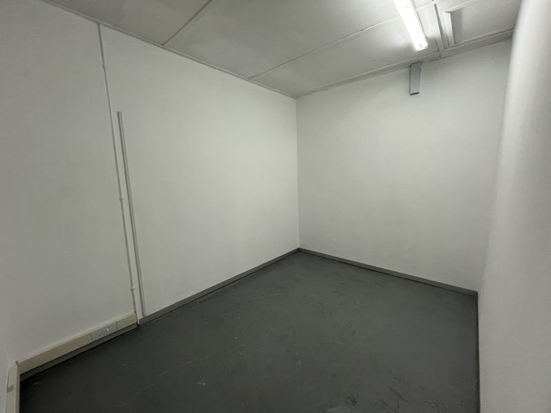 Prime Corner Light Industrial Unit in Prosperity Business Park. - Photo 9