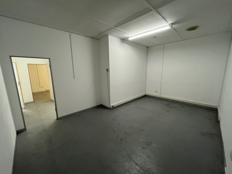 Prime Corner Light Industrial Unit in Prosperity Business Park. - Photo 5
