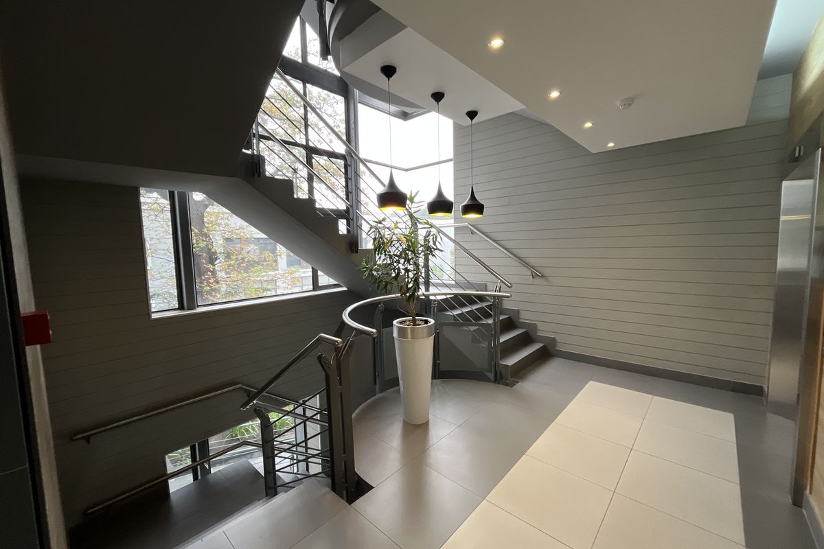 Spacious White-Box Office Ready for a Bespoke Fit-Out at Boundary Terraces - Photo 2