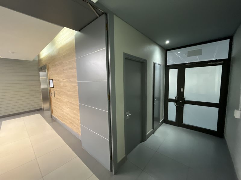 Spacious White-Box Office Ready for a Bespoke Fit-Out at Boundary Terraces - Photo 4