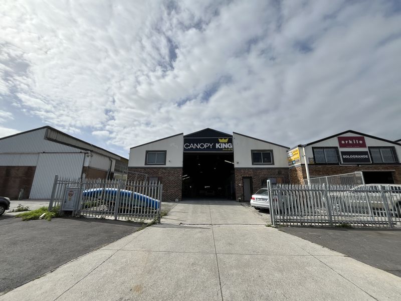 Secure Industrial Premises with Private Yard in Prime Montague Gardens Location - Photo 1