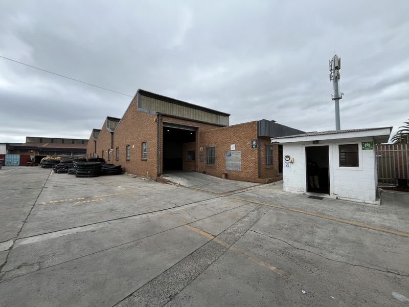 Prime 2500 squares Marconi Road Industrial Facility, Heart of Montage Gardens. - Photo 9