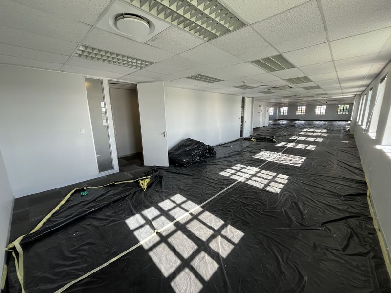 Elevated Corner Office with Panoramic Mountain & Suburban Views. Brookside Office Park, Claremont - Photo 7