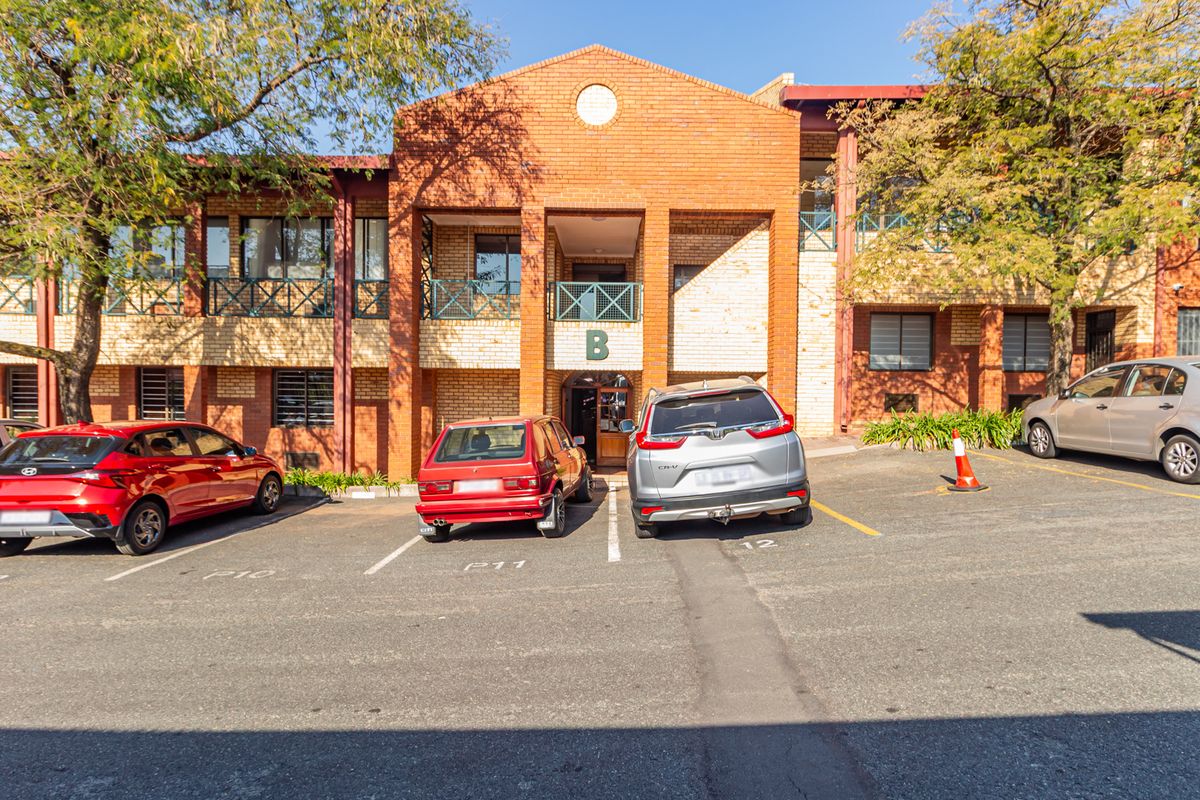Smart And Secure Sandton Offices For Sale / To Let. - Photo 4