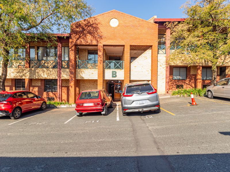 Smart And Secure Sandton Offices For Sale / To Let. - Photo 4