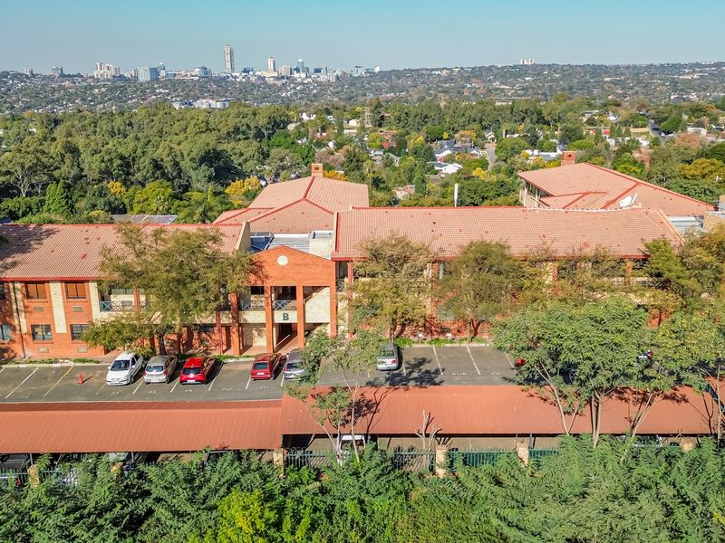 Smart And Secure Sandton Offices For Sale / To Let. - Photo 3