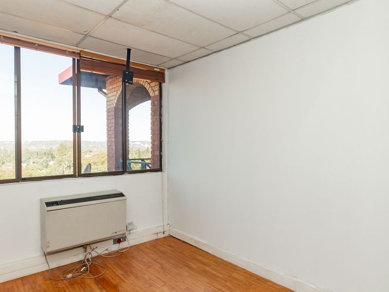 Smart And Secure Sandton Offices For Sale / To Let. - Photo 9