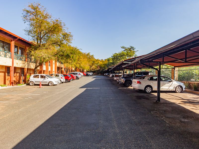 Smart And Secure Sandton Offices For Sale / To Let. - Photo 5
