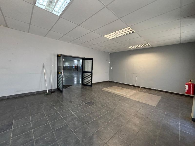 1054m2 Premium Warehouse To Let in The Studios, Atlas Gardens - Photo 4