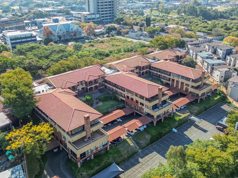 Neat character Sandton Workspace To Let / For Sale. - Photo 3