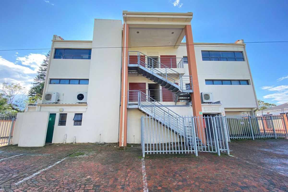 Building Rental Monthly In George - Photo 2