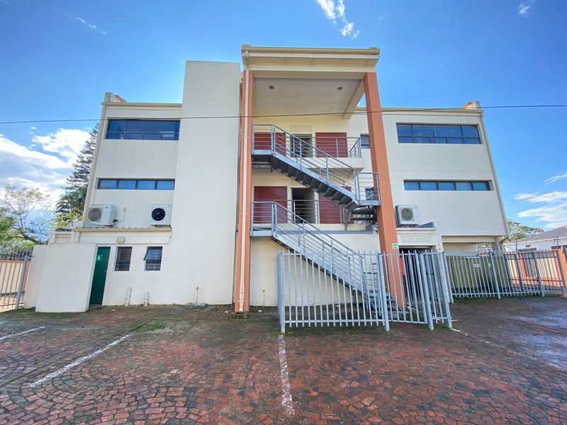 Building Rental Monthly In George - Photo 2