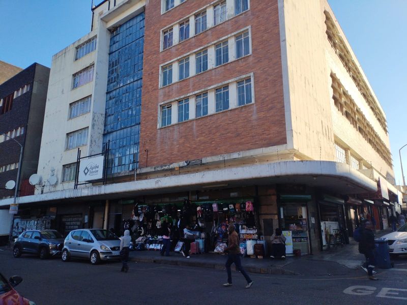 Commercial property for sale in Srings cetral - Photo 1