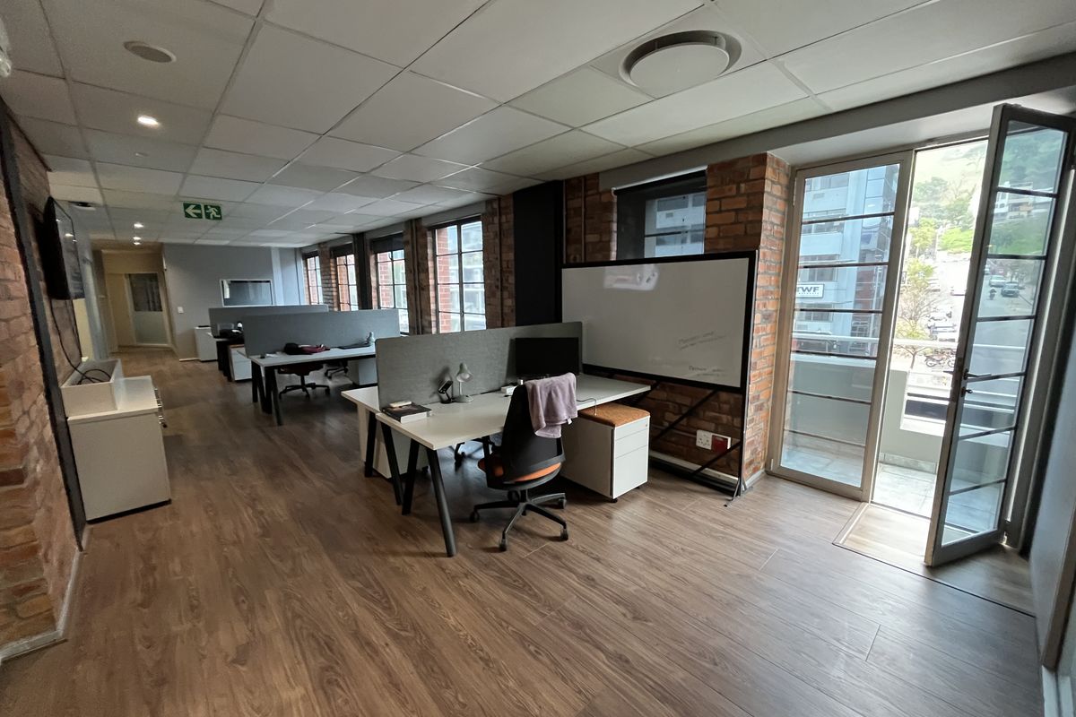 Turnkey A-Grade Office with Balcony Access and Exceptional Natural Light in Green Point - Photo 2