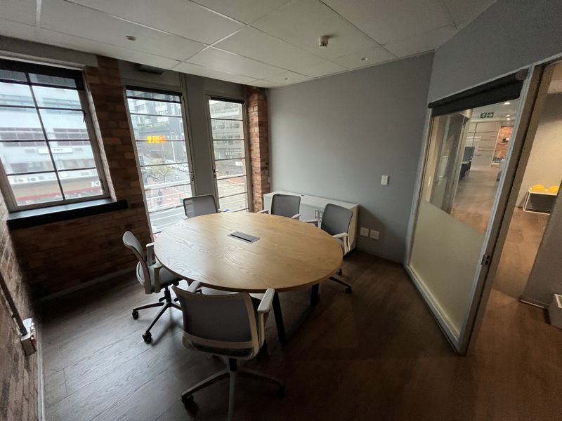 Turnkey A-Grade Office with Balcony Access and Exceptional Natural Light in Green Point - Photo 5