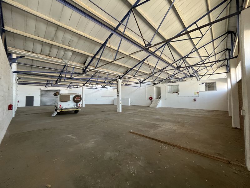 Prime Paarden Eiland Warehouse, 650m2 Unit with Excellent Access - Photo 2