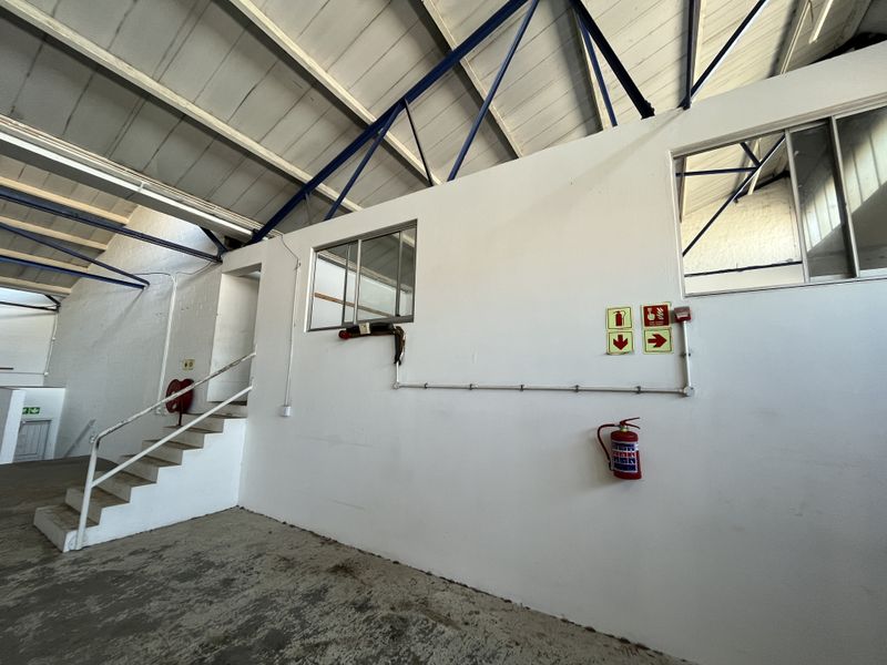 Prime Paarden Eiland Warehouse, 650m2 Unit with Excellent Access - Photo 10