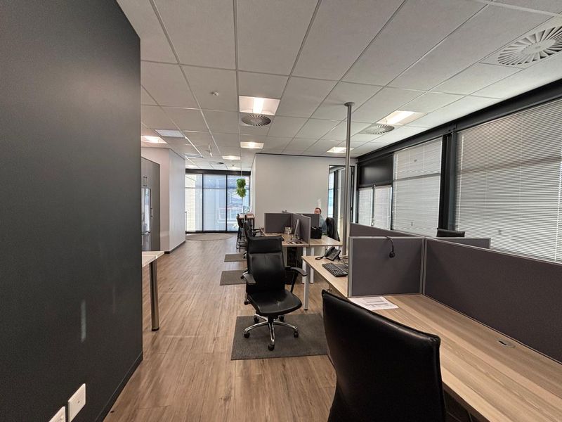 Well-Appointed Commercial Office Space To Let in Village Square, Durbanville CBD - Photo 6