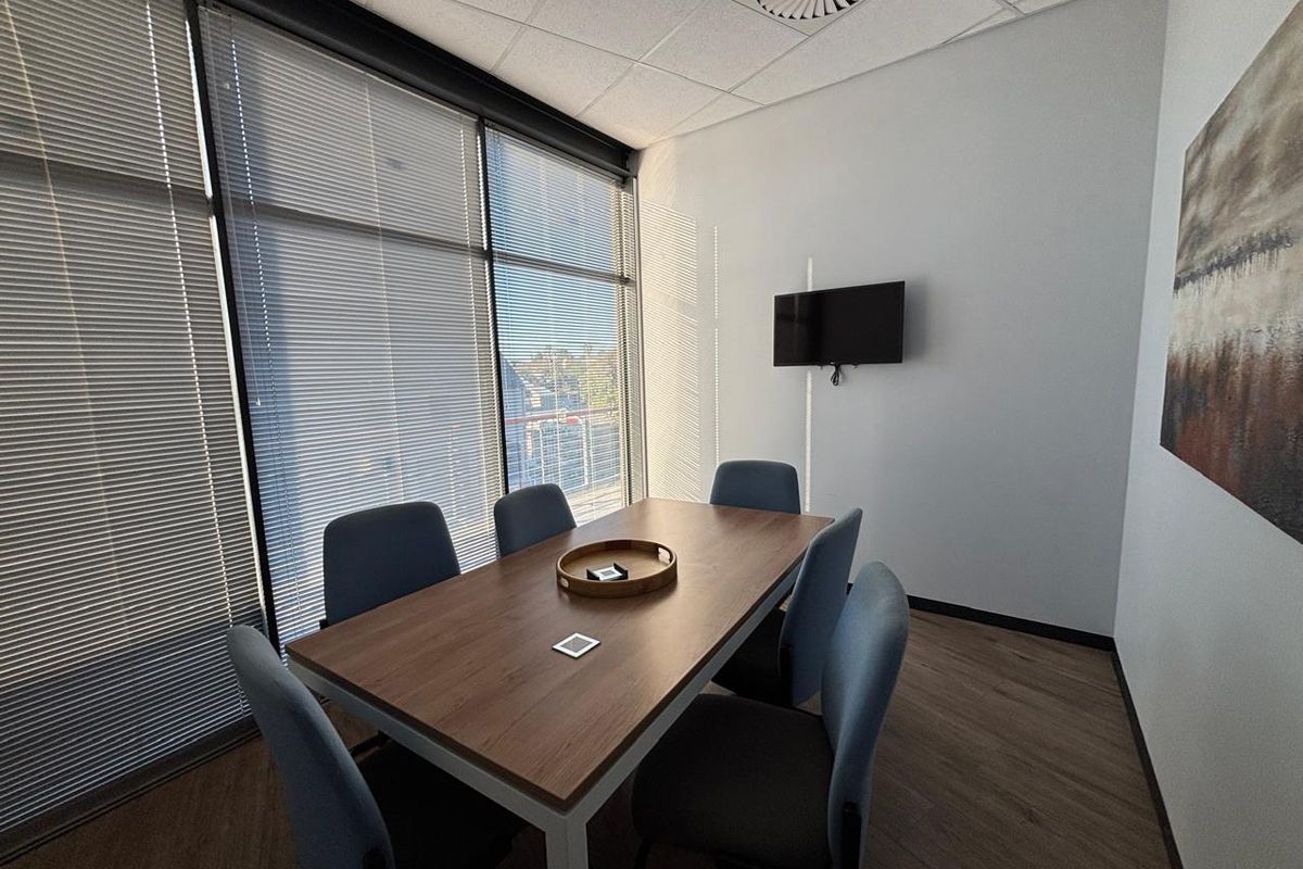 Well-Appointed Commercial Office Space To Let in Village Square, Durbanville CBD - Photo 4