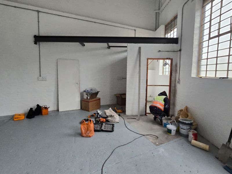 Freshly Refurbished Industrial Unit on Montague Drive. Prime Montague Gardens Location - Photo 5