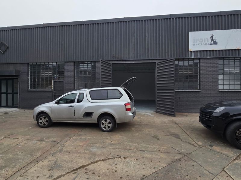 Freshly Refurbished Industrial Unit on Montague Drive. Prime Montague Gardens Location - Photo 6