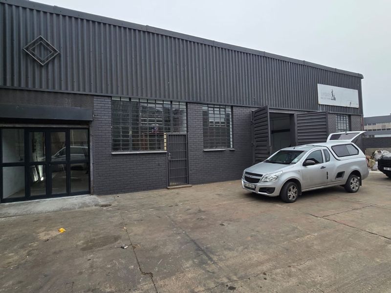 Freshly Refurbished Industrial Unit on Montague Drive. Prime Montague Gardens Location - Photo 1