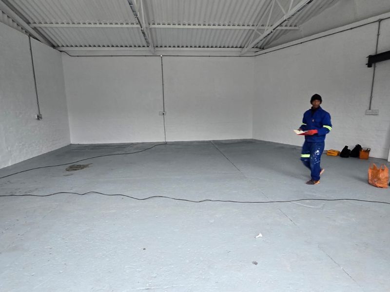 Freshly Refurbished Industrial Unit on Montague Drive. Prime Montague Gardens Location - Photo 3
