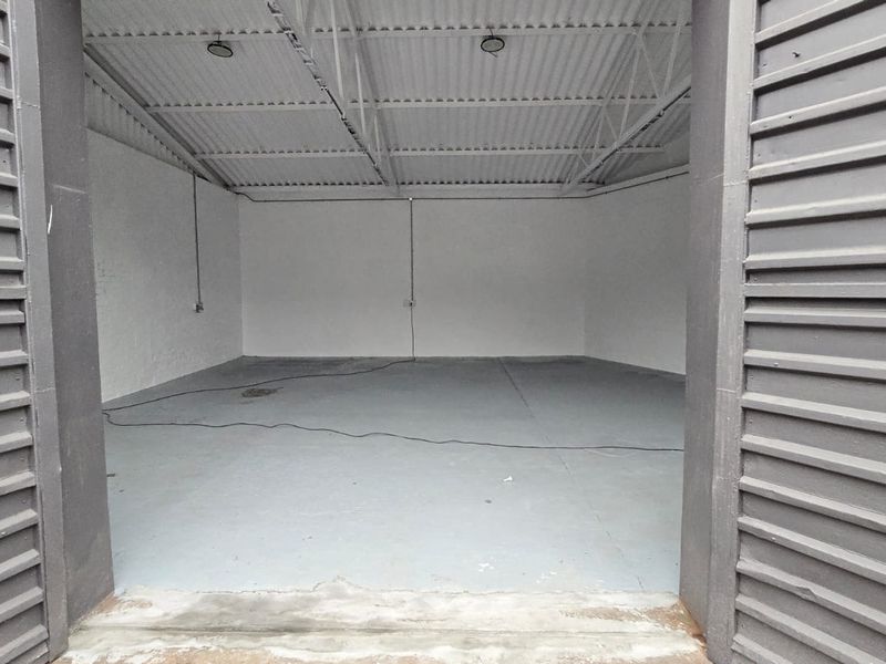 Freshly Refurbished Industrial Unit on Montague Drive. Prime Montague Gardens Location - Photo 2