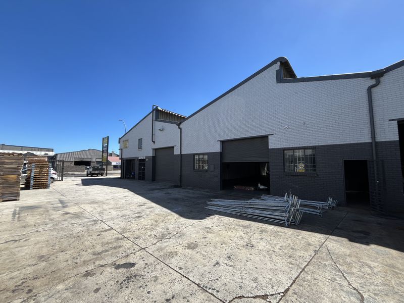 High-Visibility Industrial Unit with Frontage onto Montague Drive - Photo 3