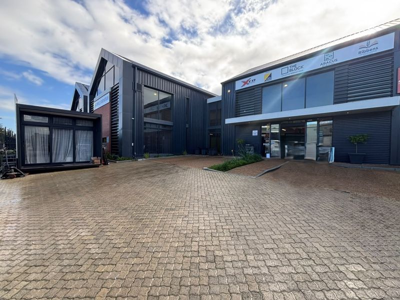 Modern 479m2 Warehouse To Let in Stonewood Industrial Park - Photo 3