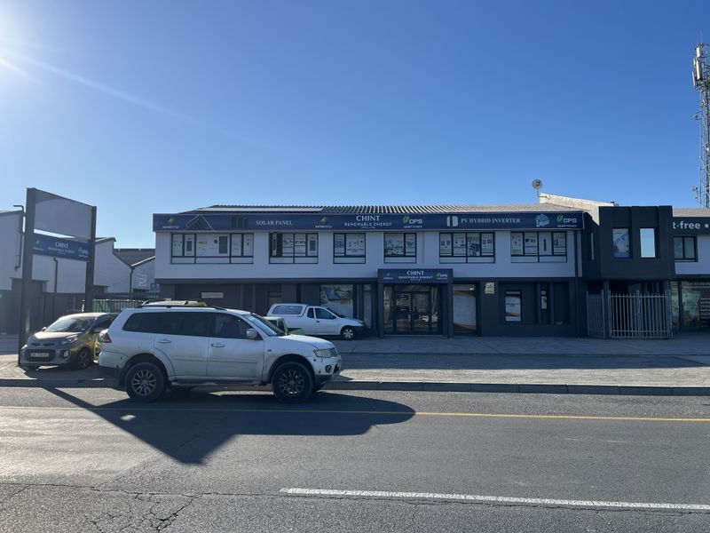Prime Showroom, Office & Warehouse Space with Exceptional Montague Drive Exposure - Photo 1