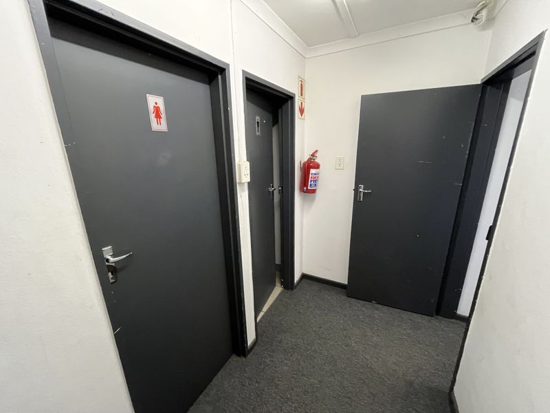 Prime Showroom, Office & Warehouse Space with Exceptional Montague Drive Exposure - Photo 10